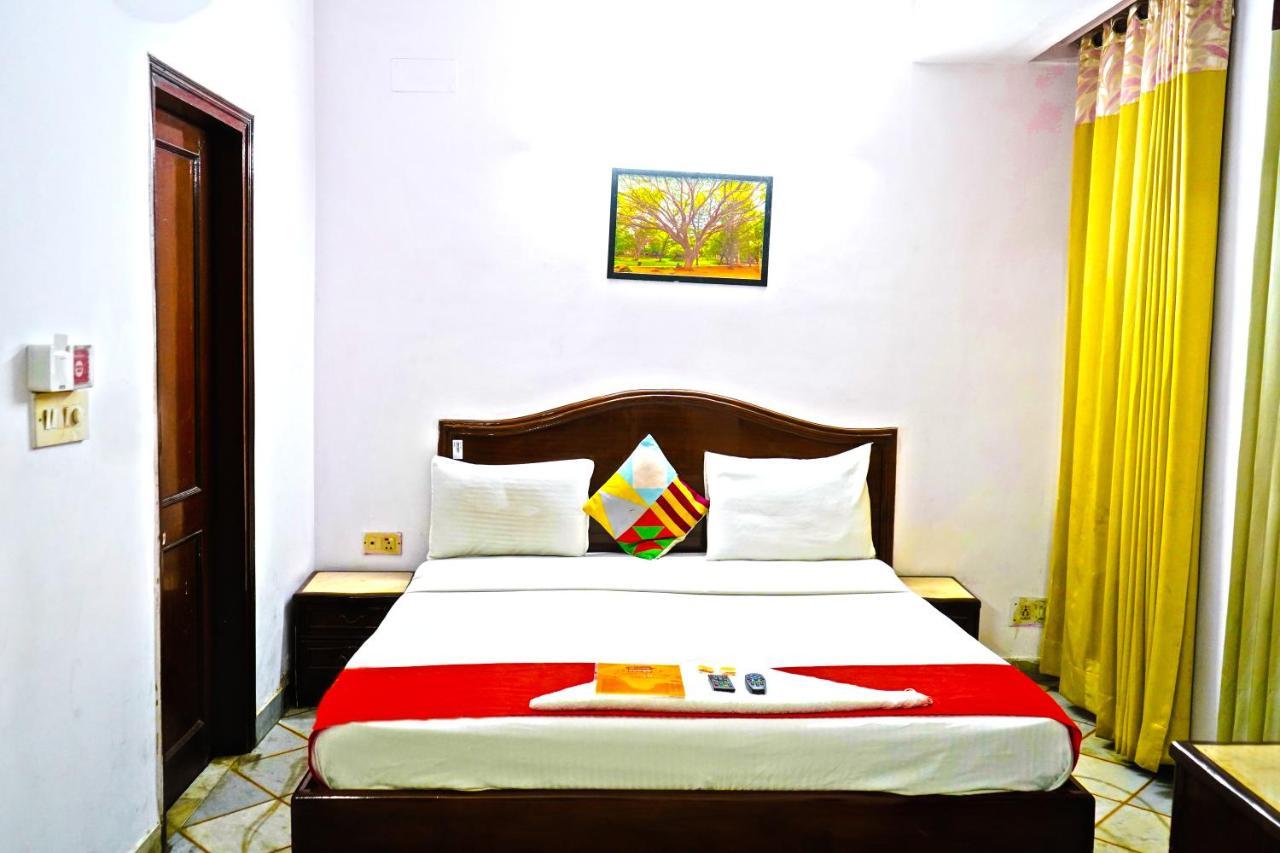 Roomshala 001 Iconic Residency New Delhi Exterior photo